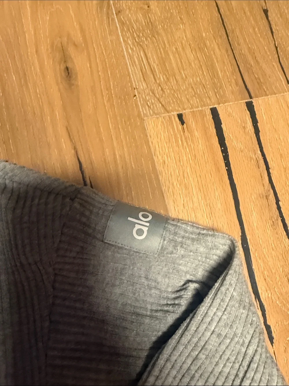 🌷❄️ALO Muse cropped Gray Hooded Ribbed Knit HOODIE